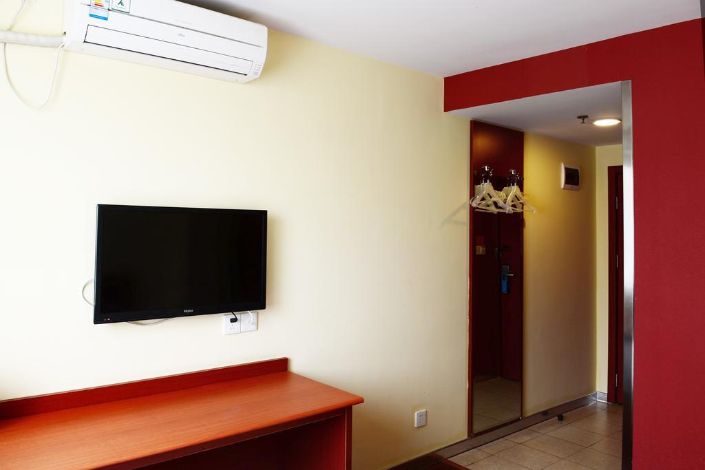 Hanting Express Shanghai Middle Sichuan Road מראה חיצוני תמונה