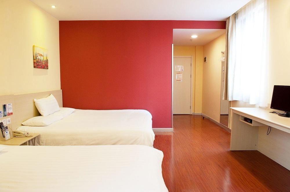 Hanting Express Shanghai Middle Sichuan Road מראה חיצוני תמונה