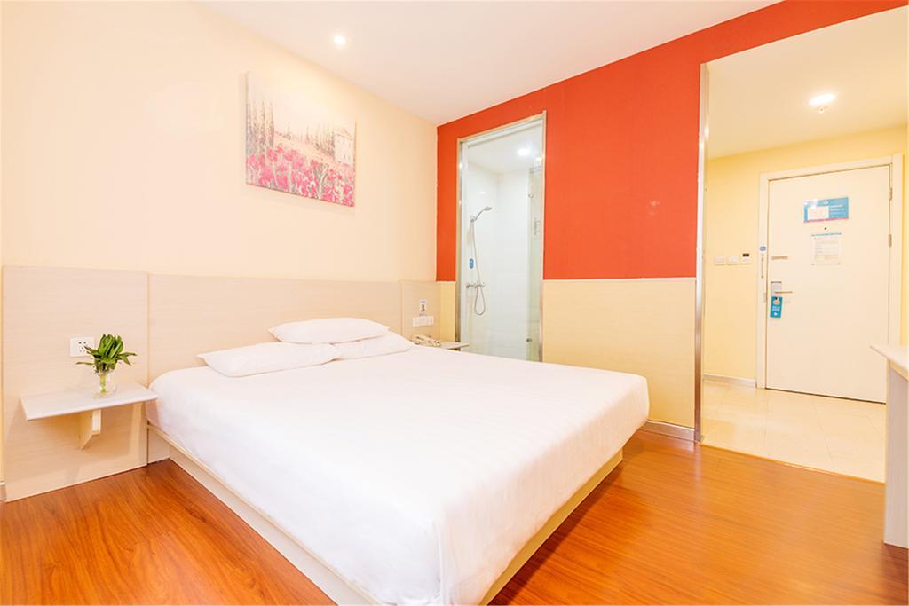 Hanting Express Shanghai Middle Sichuan Road מראה חיצוני תמונה