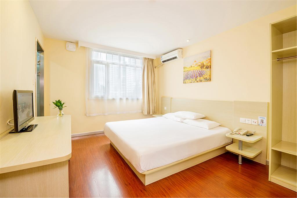 Hanting Express Shanghai Middle Sichuan Road מראה חיצוני תמונה