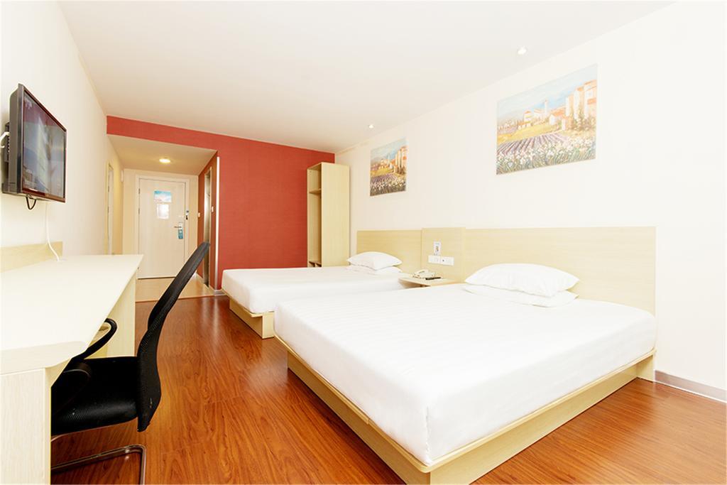 Hanting Express Shanghai Middle Sichuan Road מראה חיצוני תמונה