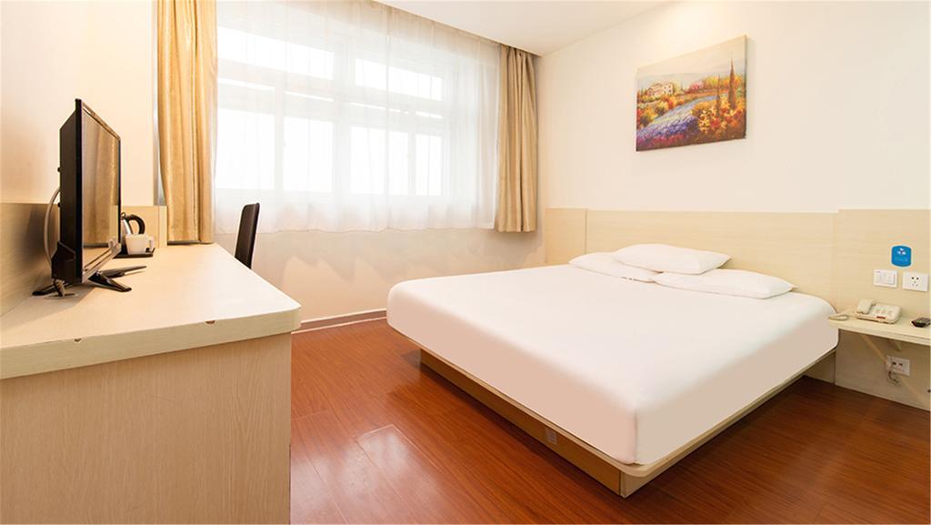 Hanting Express Shanghai Middle Sichuan Road מראה חיצוני תמונה